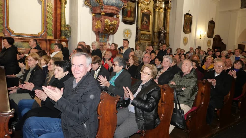 Korizmeni koncert Ansambla Lado u Sl. Brodu