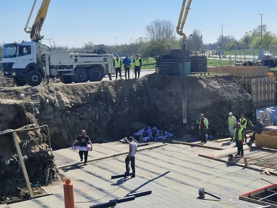 Napreduju radovi na izgradnji vanjskih rekreacijskih bazena na Vijušu