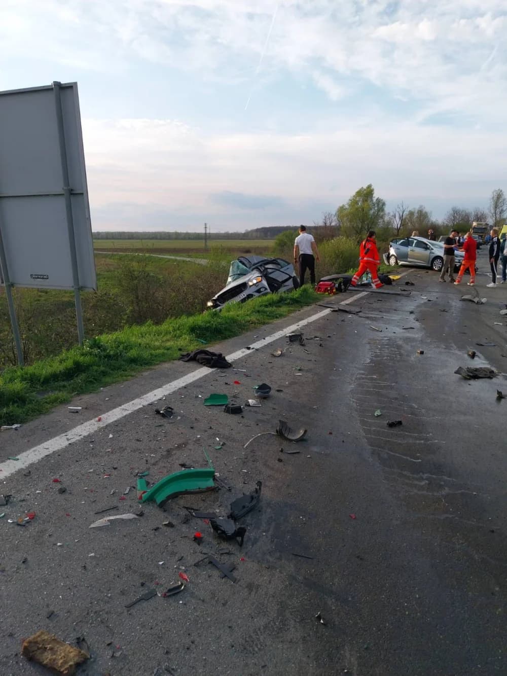 Vozač kamiona krenuo u krvavi pohod - probio i rampu na naplatnim kućicama!!!???