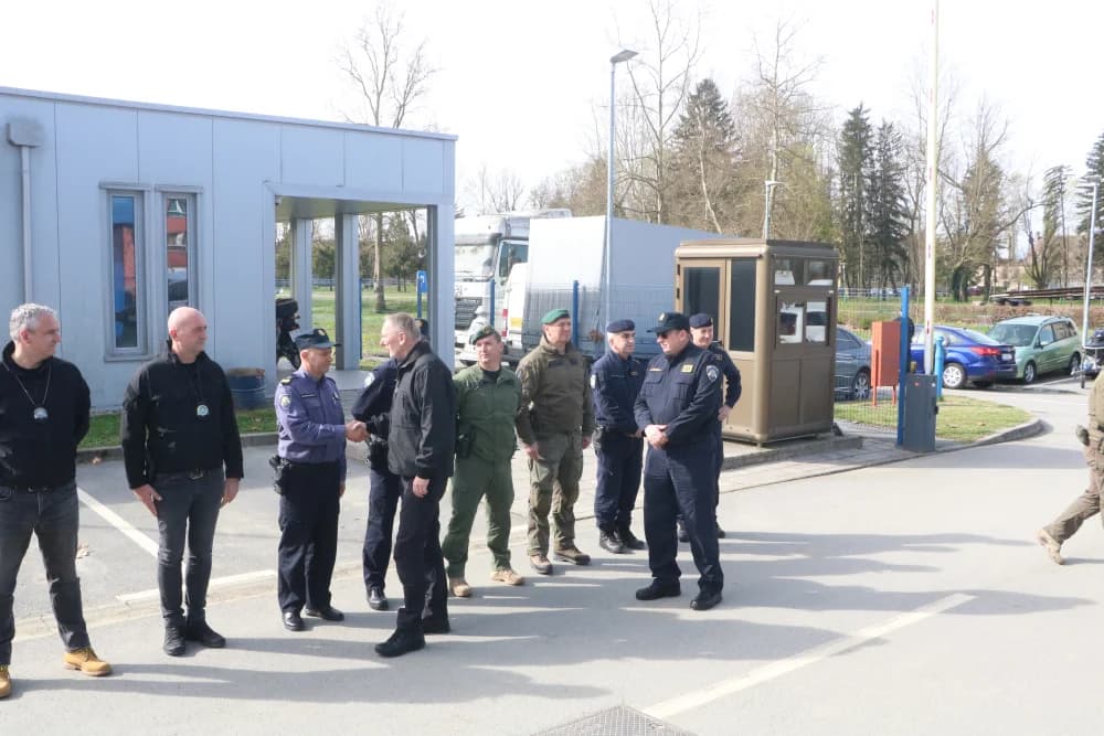 Ministar Davor Božinović u radnom posjetu Postaji granične policije Stara Gradiška: ʼSvaki dan sve jači u obračunu s kriumčarima migranataʼ