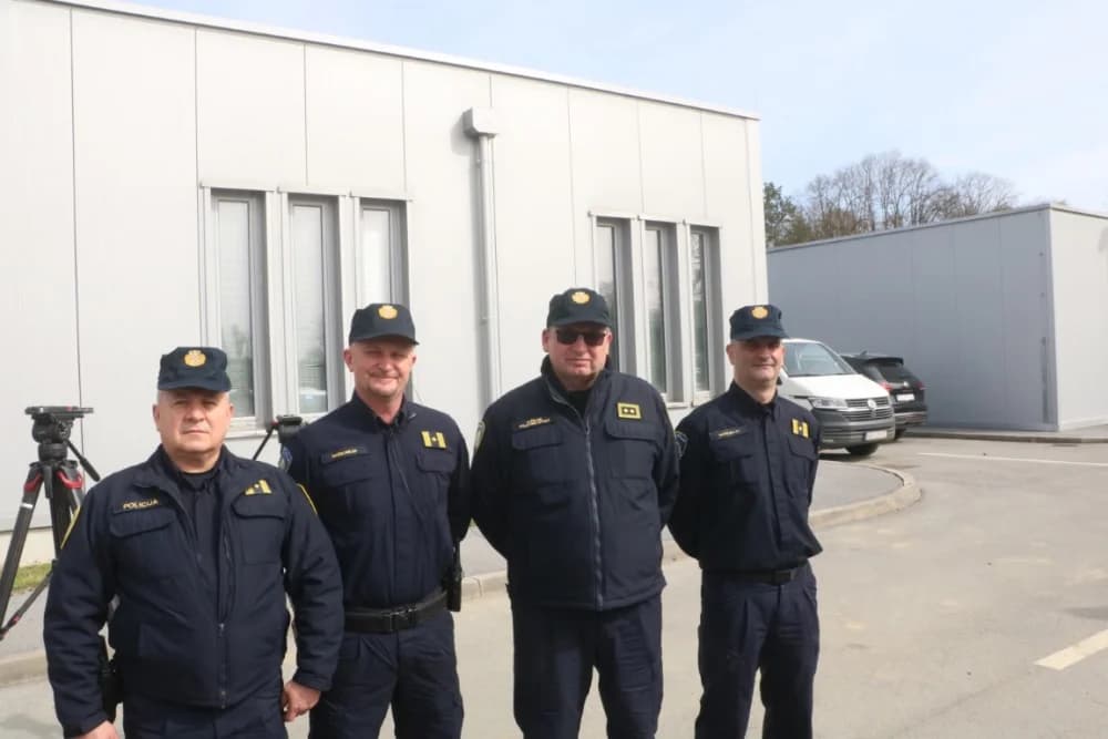 Ministar Davor Božinović u radnom posjetu Postaji granične policije Stara Gradiška: ʼSvaki dan sve jači u obračunu s kriumčarima migranataʼ