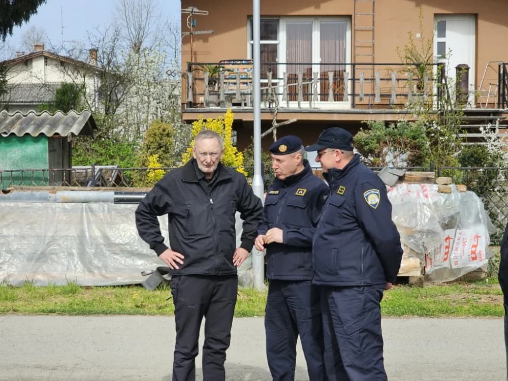 Ministar Davor Božinović u radnom posjetu Postaji granične policije Stara Gradiška: ʼSvaki dan sve jači u obračunu s kriumčarima migranataʼ