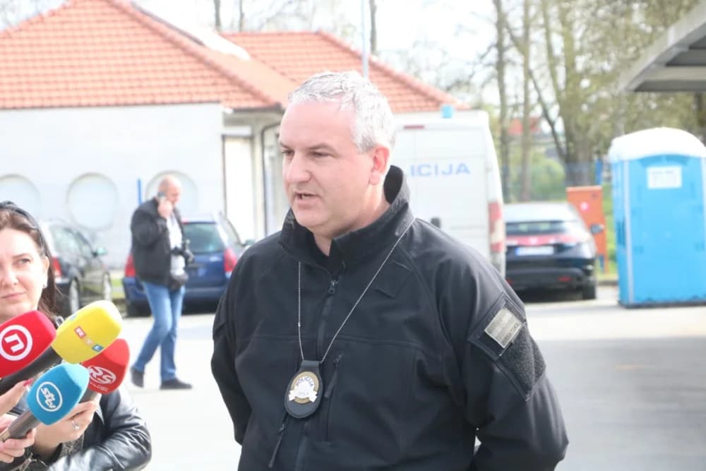 Ministar Davor Božinović u radnom posjetu Postaji granične policije Stara Gradiška: ʼSvaki dan sve jači u obračunu s kriumčarima migranataʼ