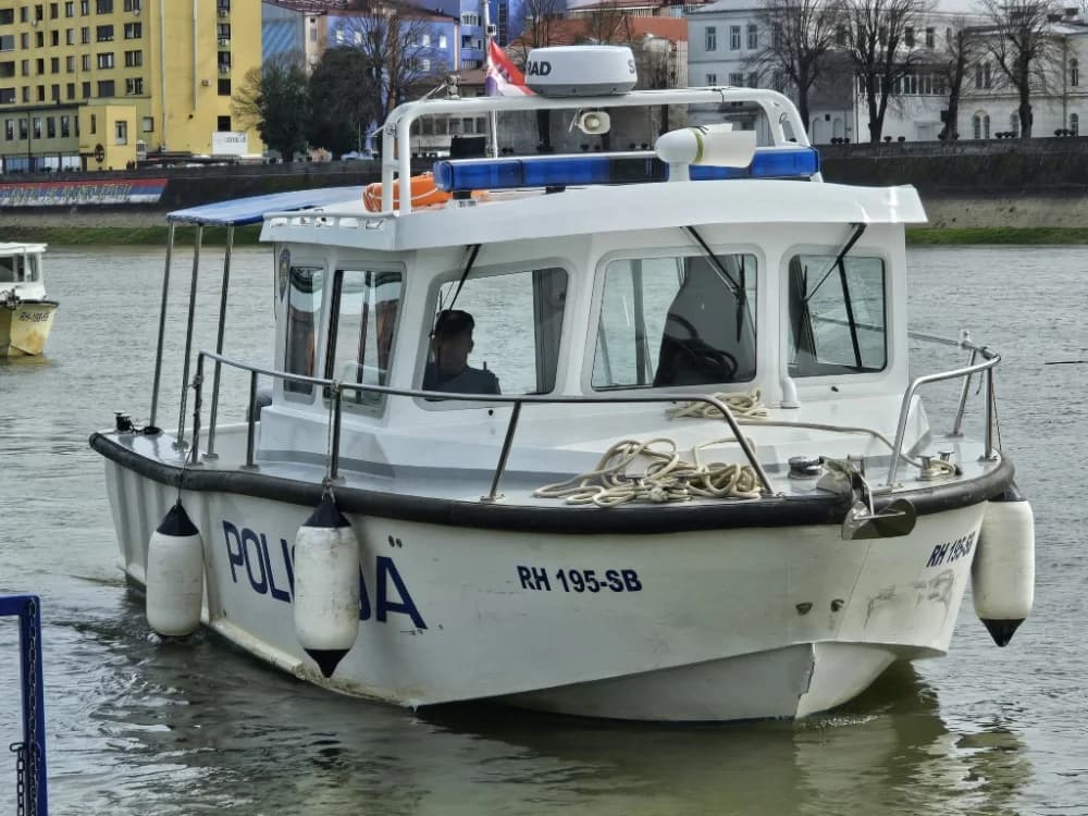 Ministar Davor Božinović u radnom posjetu Postaji granične policije Stara Gradiška: ʼSvaki dan sve jači u obračunu s kriumčarima migranataʼ