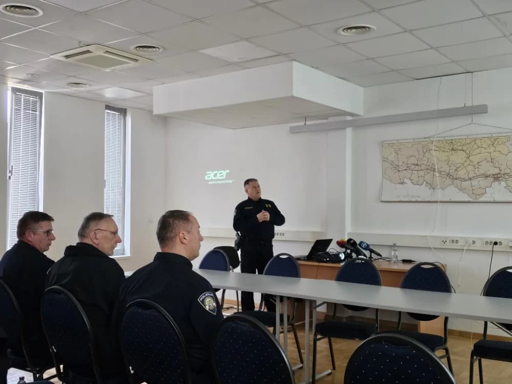 Ministar Davor Božinović u radnom posjetu Postaji granične policije Stara Gradiška: ʼSvaki dan sve jači smo u obračunu s kriumčarima migranataʼ