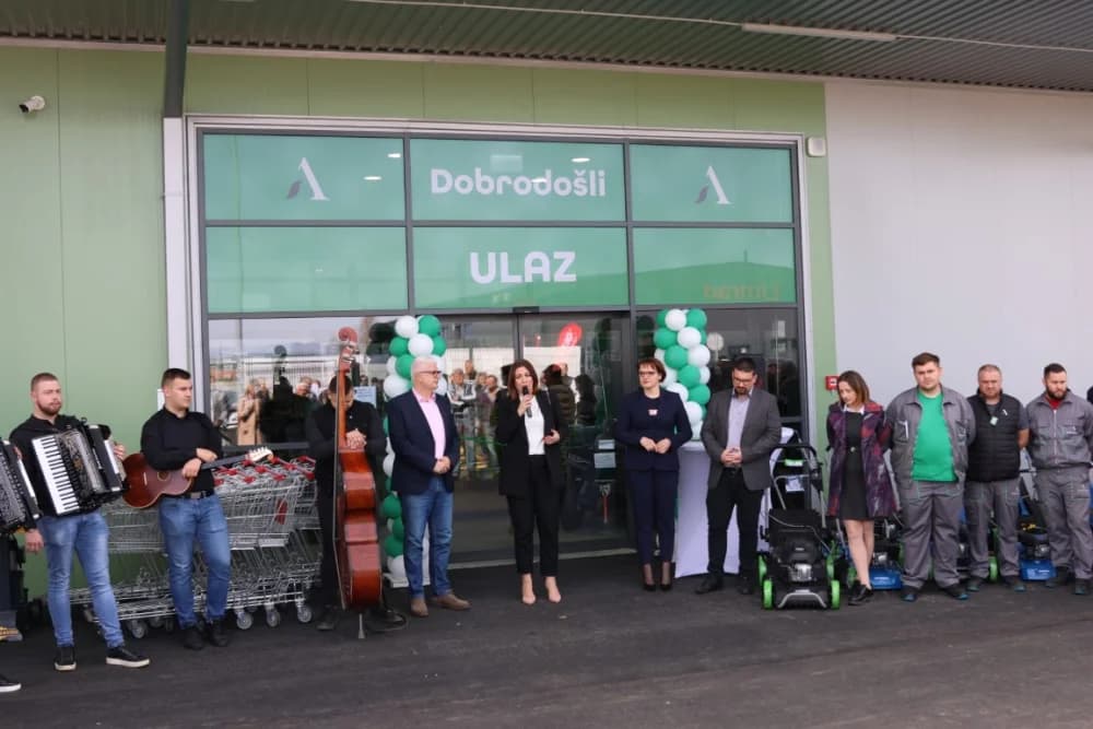 Agronom u Pleternici otvorio svoj 80. Agro centar: „Uložili smo više od 10 milijuna eura u ovu investiciju“