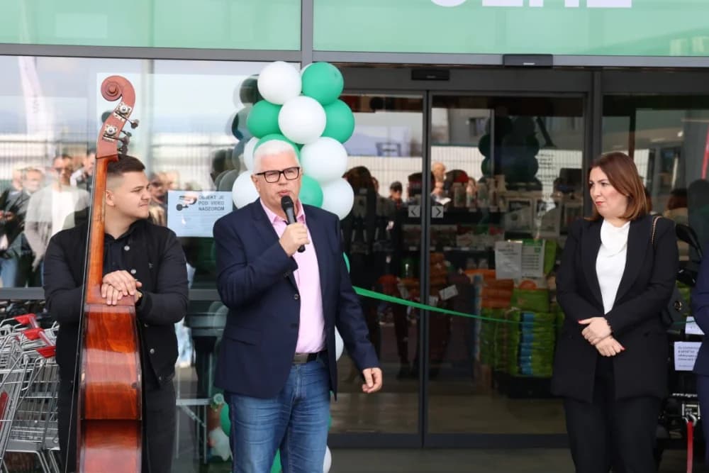 Agronom u Pleternici otvorio svoj 80. Agro centar: „Uložili smo više od 10 milijuna eura u ovu investiciju“