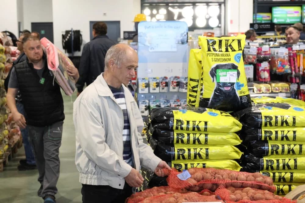 Agronom u Pleternici otvorio svoj 80. Agro centar: „Uložili smo više od 10 milijuna eura u ovu investiciju“