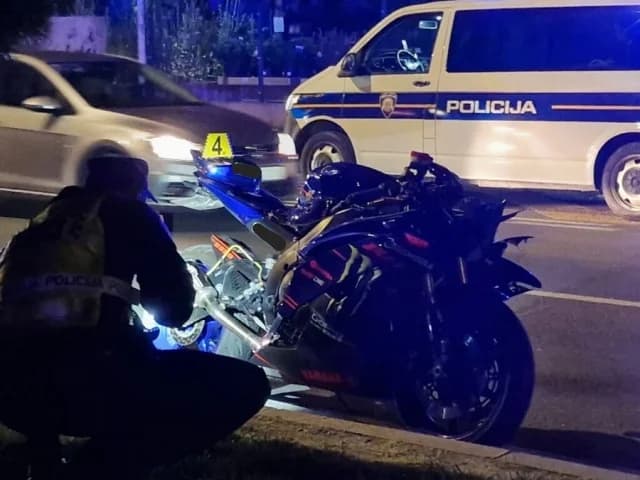 Uhićen motociklist koji je ludovao po cesti