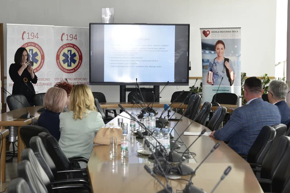 Kroz besplatni program do kvalitetnije izobrazbe i praktičnih znanja učenika Medicinske škole