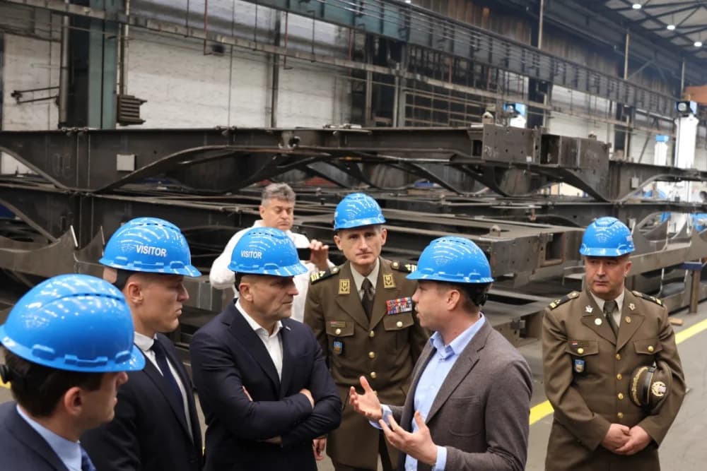 Obnavlja se u Đuri Đakoviću osam vozila Bradley za HV: ʼZnačajno osnažujemo sposobnosti Hrvatske vojskeʼ