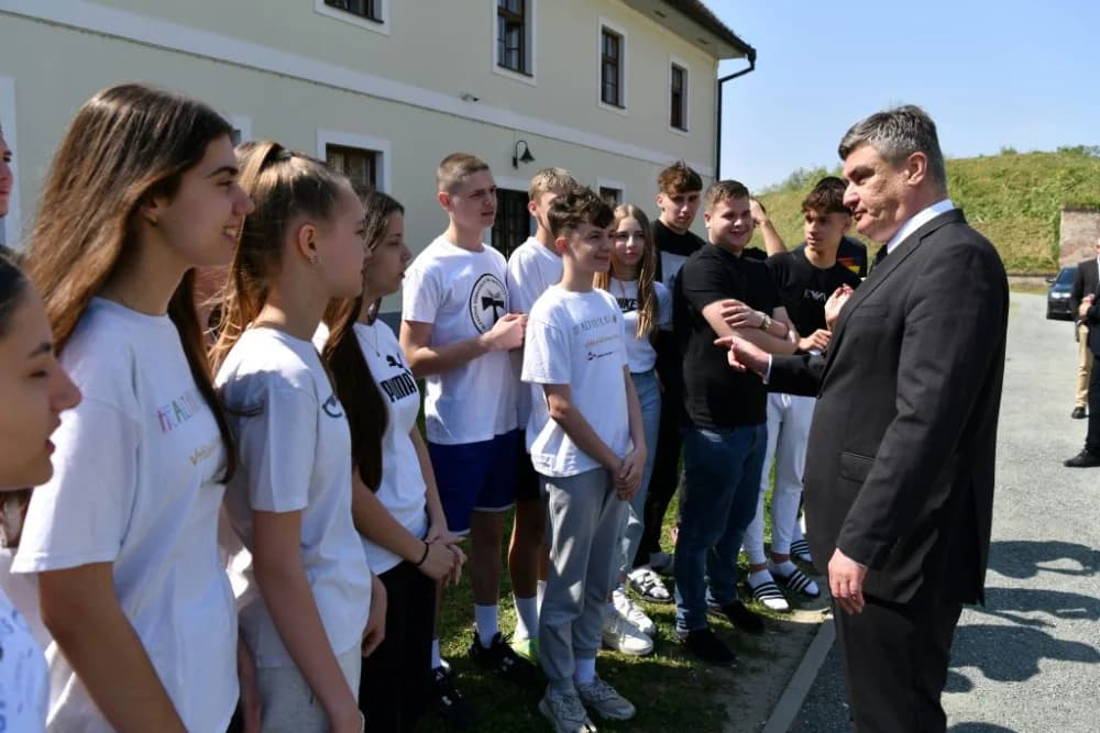 Pogledajte njegov govor: Zoran Milanović posjetio Slavonski Brod