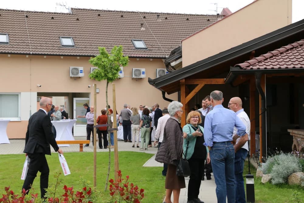 Uz blagoslov nadbiskupa Đure Hranića otvoren vrt arkanđela Rafaela