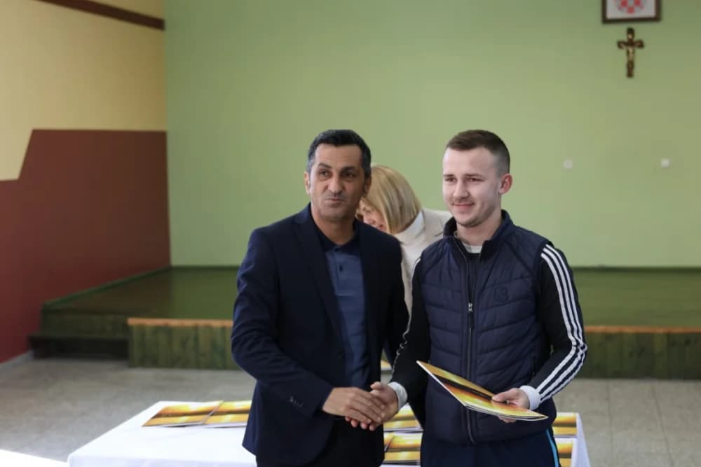 Veliki dan za općinu Klakar – uručeni ugovori o zakupu poljoprivrednog zemljišta: „Unatoč brojnim prijavama utvrđeno je da nije bilo nezakonitosti u provedenom postupku