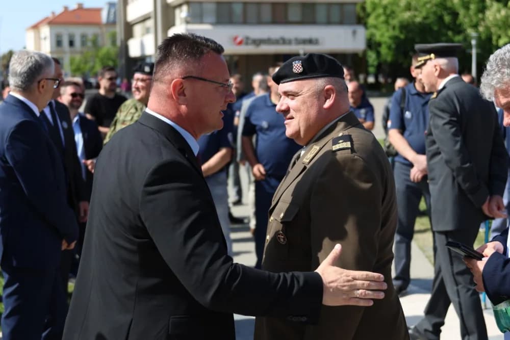 (VELIKA FOTOGALERIJA) 33. obljetnica obilježavanja osnutka 3. gardijske brigade “Kune” u Novoj Gradiški