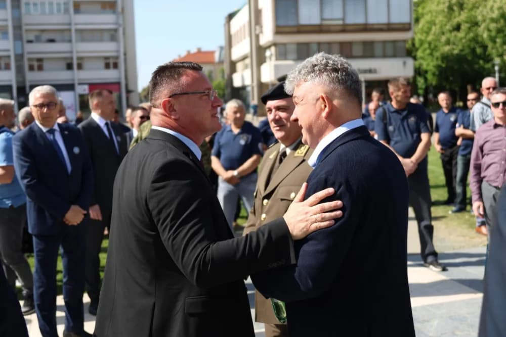(VELIKA FOTOGALERIJA) 33. obljetnica obilježavanja osnutka 3. gardijske brigade “Kune” u Novoj Gradiški