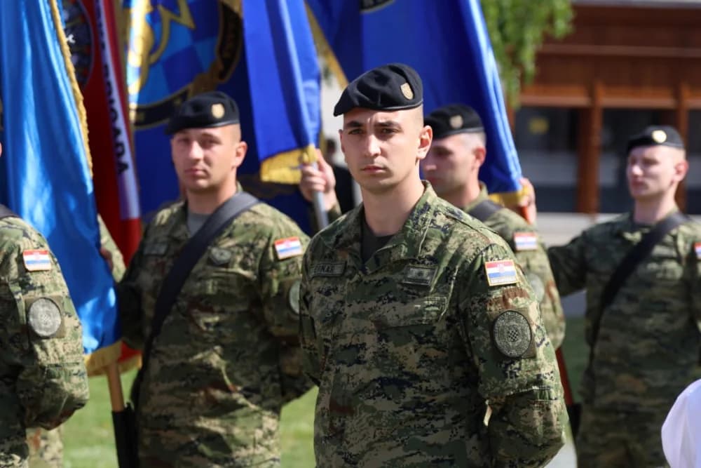 (VELIKA FOTOGALERIJA) 33. obljetnica obilježavanja osnutka 3. gardijske brigade “Kune” u Novoj Gradiški