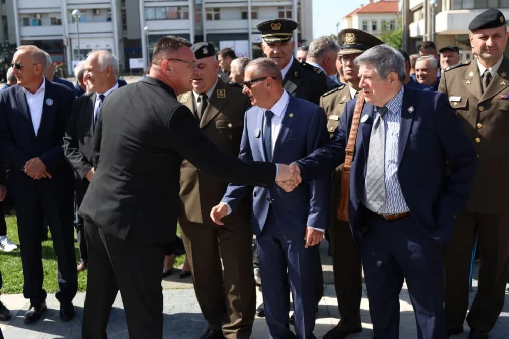(VELIKA FOTOGALERIJA) 33. obljetnica obilježavanja osnutka 3. gardijske brigade “Kune” u Novoj Gradiški