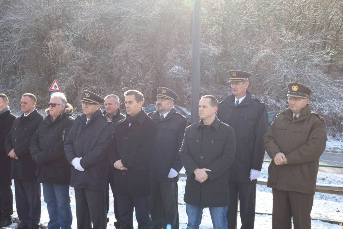 (VELIKA FOTOGALERIJA) 33. obljetnica obilježavanja osnutka 3. gardijske brigade “Kune” u Novoj Gradiški