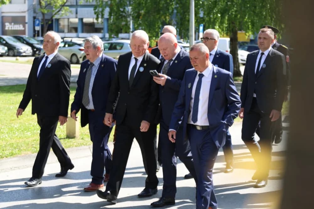 (VELIKA FOTOGALERIJA) 33. obljetnica obilježavanja osnutka 3. gardijske brigade “Kune” u Novoj Gradiški