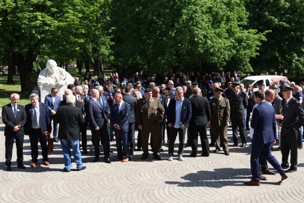 (VELIKA FOTOGALERIJA) 33. obljetnica obilježavanja osnutka 3. gardijske brigade “Kune” u Novoj Gradiški