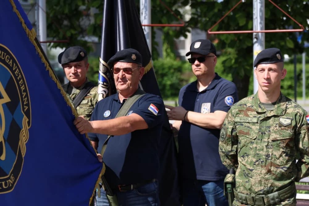 (VELIKA FOTOGALERIJA) 33. obljetnica obilježavanja osnutka 3. gardijske brigade “Kune” u Novoj Gradiški