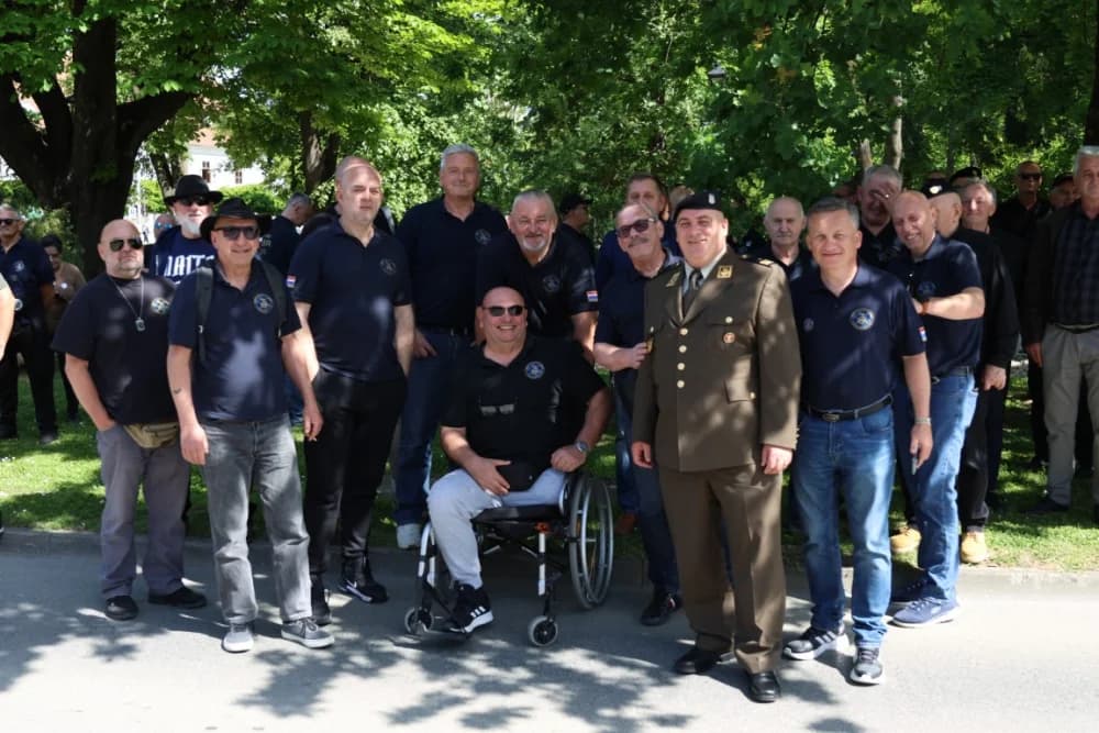 (VELIKA FOTOGALERIJA) 33. obljetnica obilježavanja osnutka 3. gardijske brigade “Kune” u Novoj Gradiški