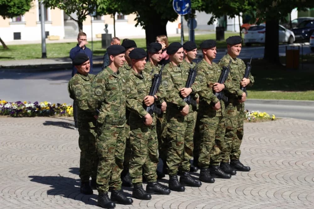 (VELIKA FOTOGALERIJA) 33. obljetnica obilježavanja osnutka 3. gardijske brigade “Kune” u Novoj Gradiški