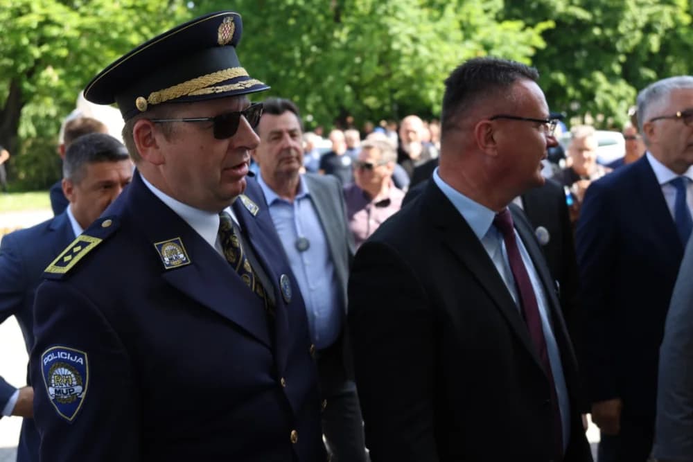 (VELIKA FOTOGALERIJA) 33. obljetnica obilježavanja osnutka 3. gardijske brigade “Kune” u Novoj Gradiški