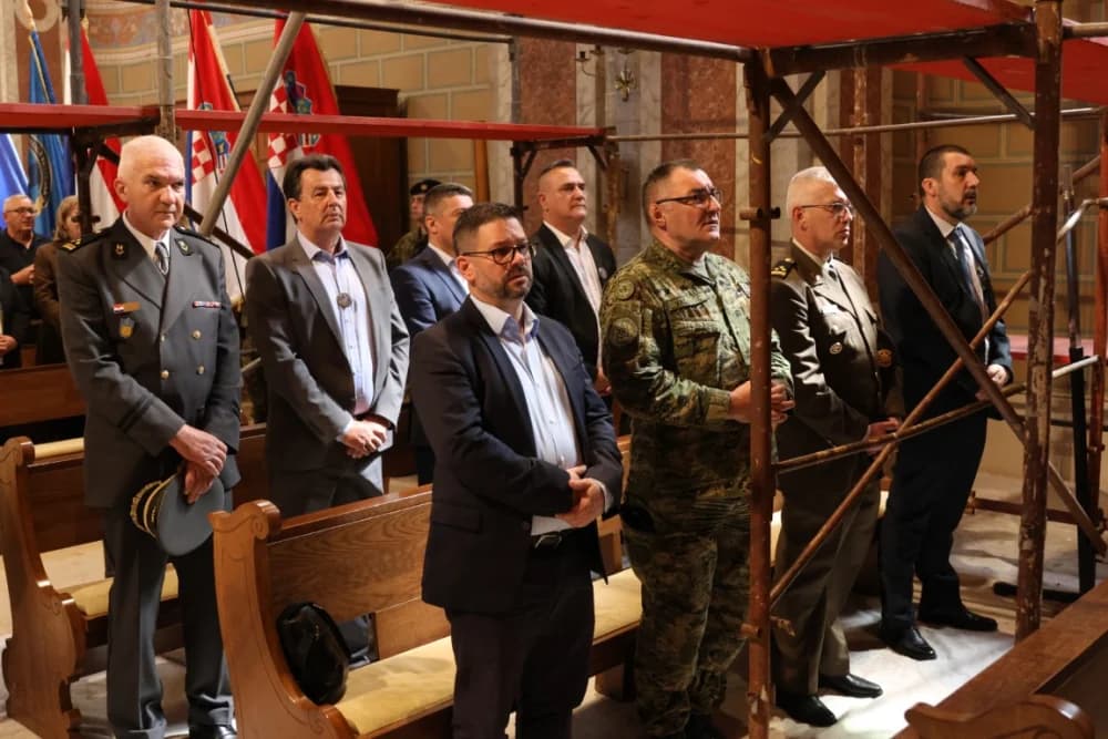 (VELIKA FOTOGALERIJA) 33. obljetnica obilježavanja osnutka 3. gardijske brigade “Kune” u Novoj Gradiški
