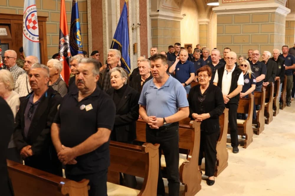 (VELIKA FOTOGALERIJA) 33. obljetnica obilježavanja osnutka 3. gardijske brigade “Kune” u Novoj Gradiški