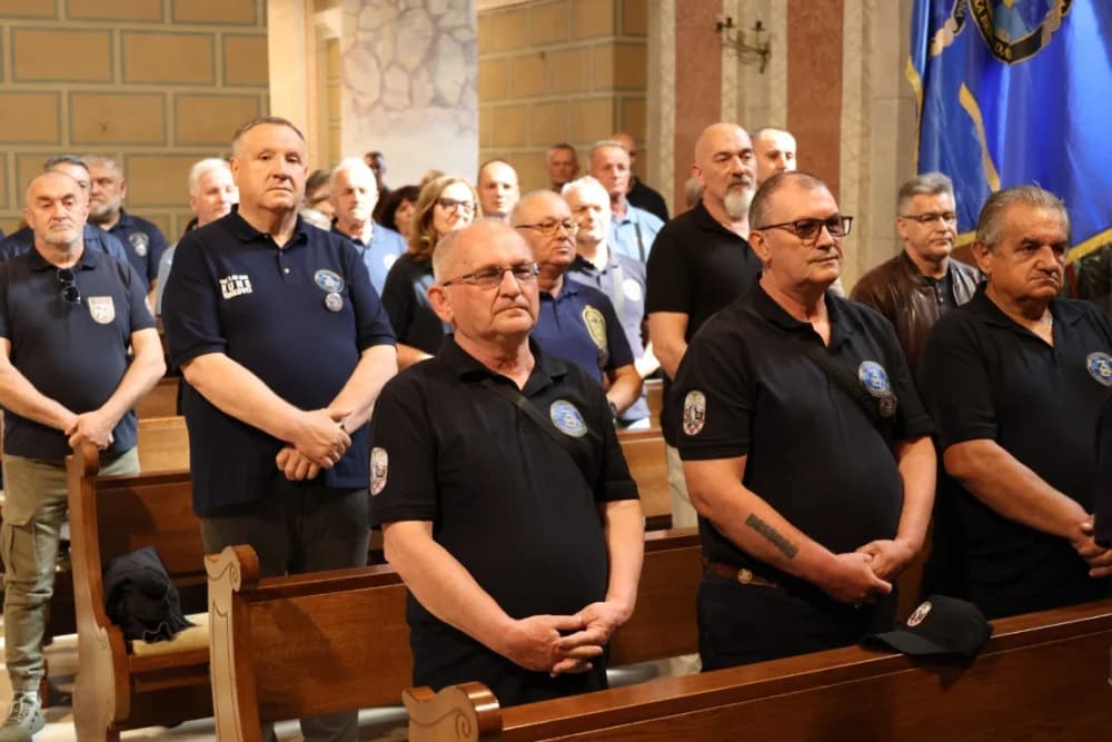 (VELIKA FOTOGALERIJA) 33. obljetnica obilježavanja osnutka 3. gardijske brigade “Kune” u Novoj Gradiški