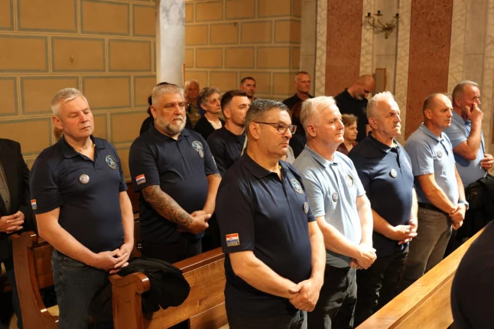 (VELIKA FOTOGALERIJA) 33. obljetnica obilježavanja osnutka 3. gardijske brigade “Kune” u Novoj Gradiški