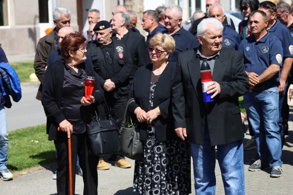 (VELIKA FOTOGALERIJA) 33. obljetnica obilježavanja osnutka 3. gardijske brigade “Kune” u Novoj Gradiški