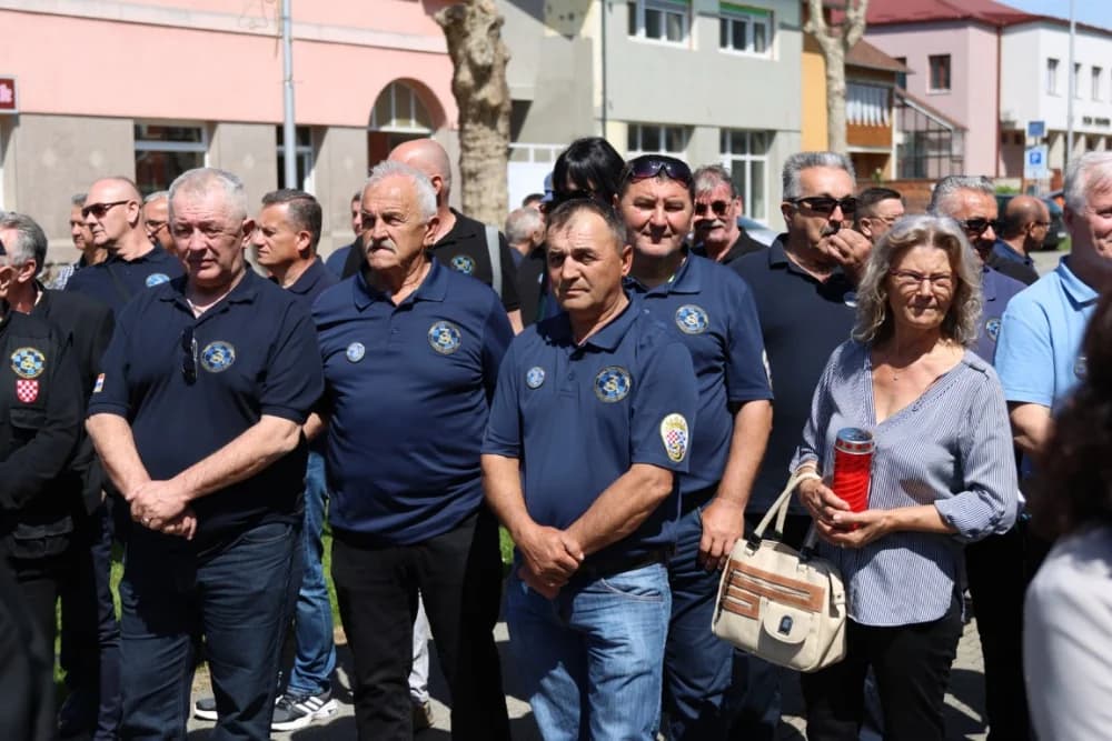 (VELIKA FOTOGALERIJA) 33. obljetnica obilježavanja osnutka 3. gardijske brigade “Kune” u Novoj Gradiški