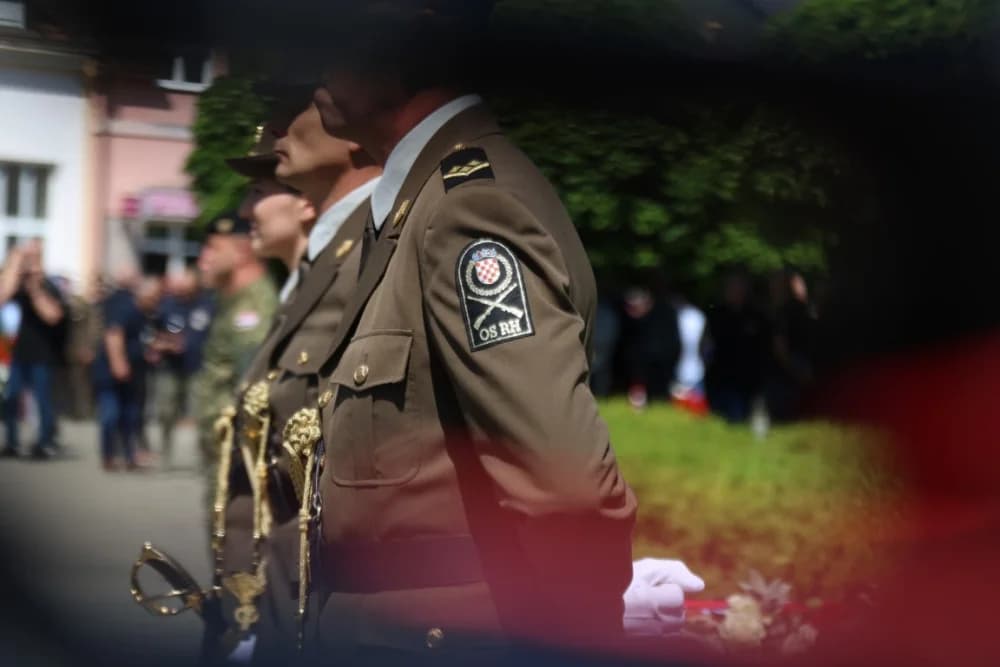 (VELIKA FOTOGALERIJA) 33. obljetnica obilježavanja osnutka 3. gardijske brigade “Kune” u Novoj Gradiški