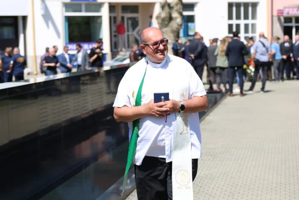 (VELIKA FOTOGALERIJA) 33. obljetnica obilježavanja osnutka 3. gardijske brigade “Kune” u Novoj Gradiški