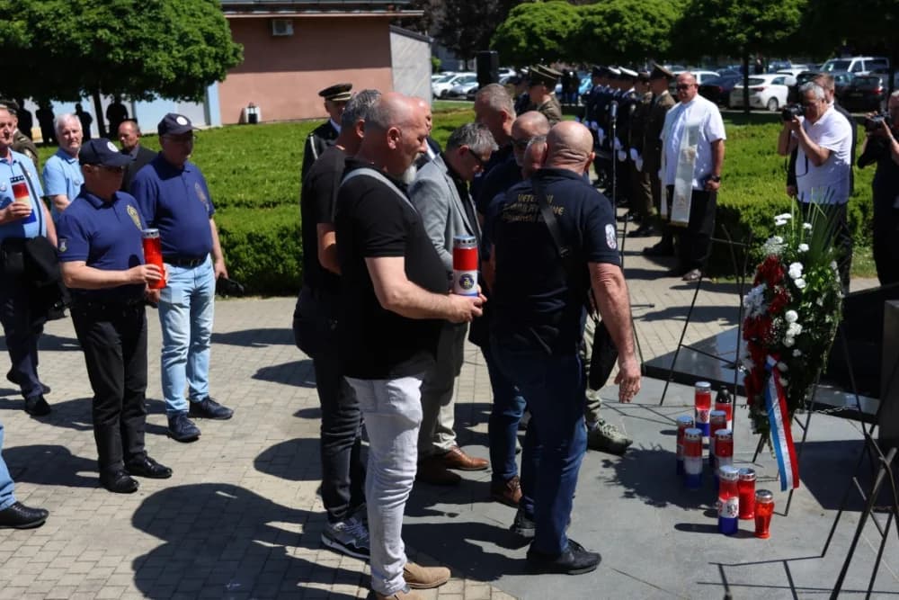 (VELIKA FOTOGALERIJA) 33. obljetnica obilježavanja osnutka 3. gardijske brigade “Kune” u Novoj Gradiški
