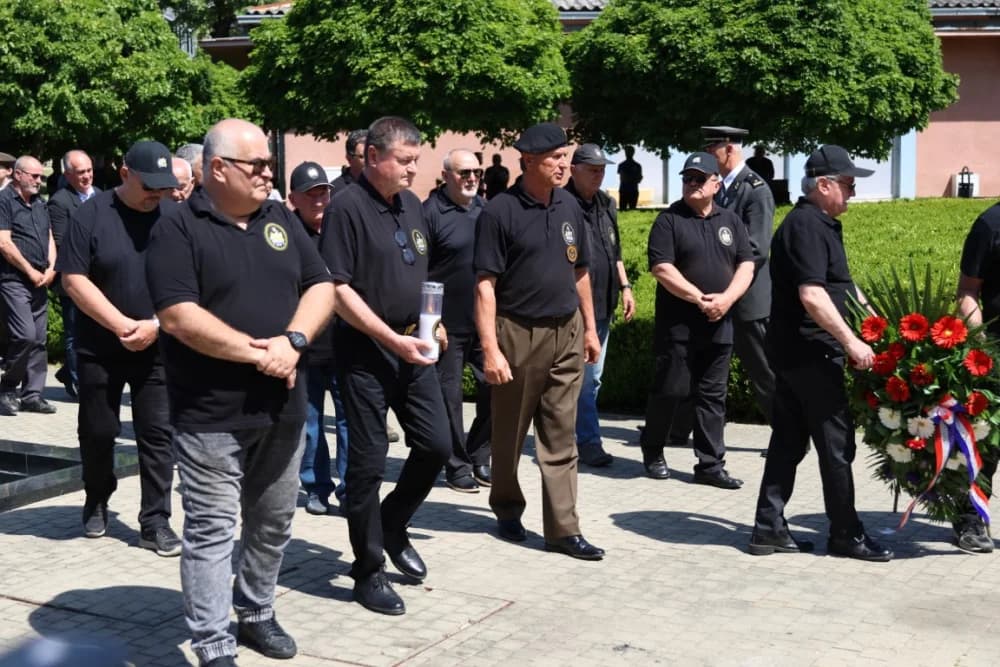 (VELIKA FOTOGALERIJA) 33. obljetnica obilježavanja osnutka 3. gardijske brigade “Kune” u Novoj Gradiški