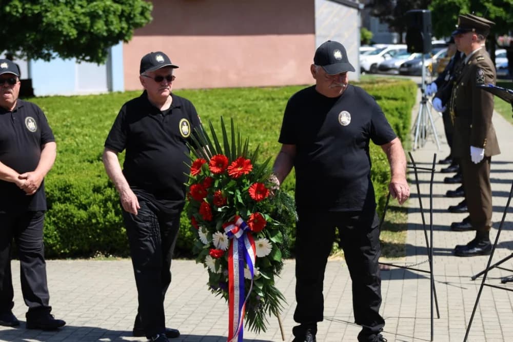 (VELIKA FOTOGALERIJA) 33. obljetnica obilježavanja osnutka 3. gardijske brigade “Kune” u Novoj Gradiški