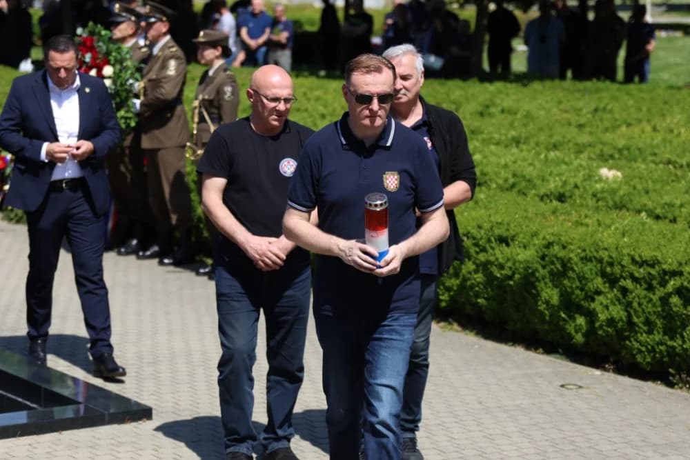 (VELIKA FOTOGALERIJA) 33. obljetnica obilježavanja osnutka 3. gardijske brigade “Kune” u Novoj Gradiški