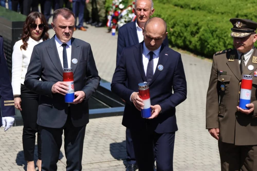 (VELIKA FOTOGALERIJA) 33. obljetnica obilježavanja osnutka 3. gardijske brigade “Kune” u Novoj Gradiški