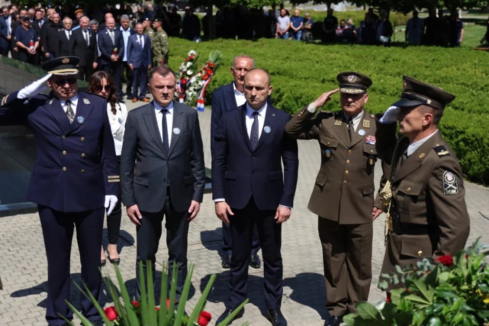 (VELIKA FOTOGALERIJA) 33. obljetnica obilježavanja osnutka 3. gardijske brigade “Kune” u Novoj Gradiški