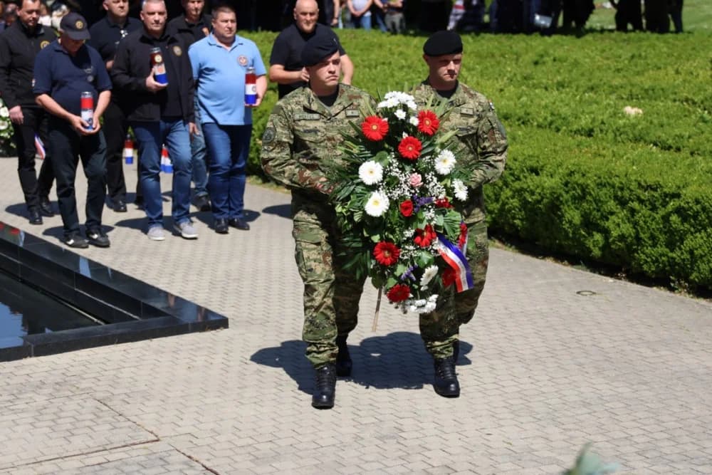 (VELIKA FOTOGALERIJA) 33. obljetnica obilježavanja osnutka 3. gardijske brigade “Kune” u Novoj Gradiški