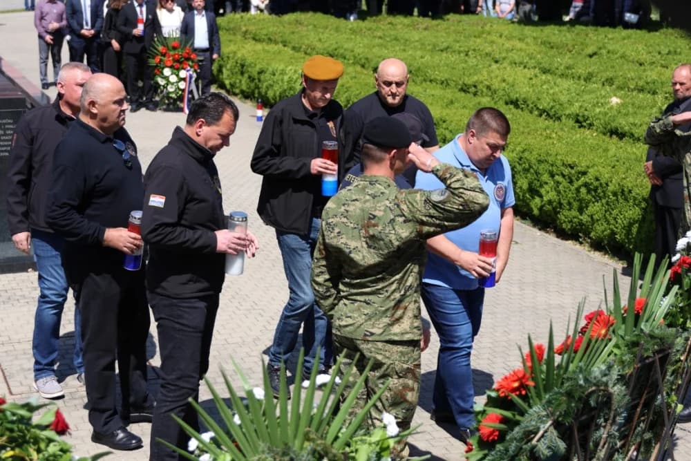 (VELIKA FOTOGALERIJA) 33. obljetnica obilježavanja osnutka 3. gardijske brigade “Kune” u Novoj Gradiški