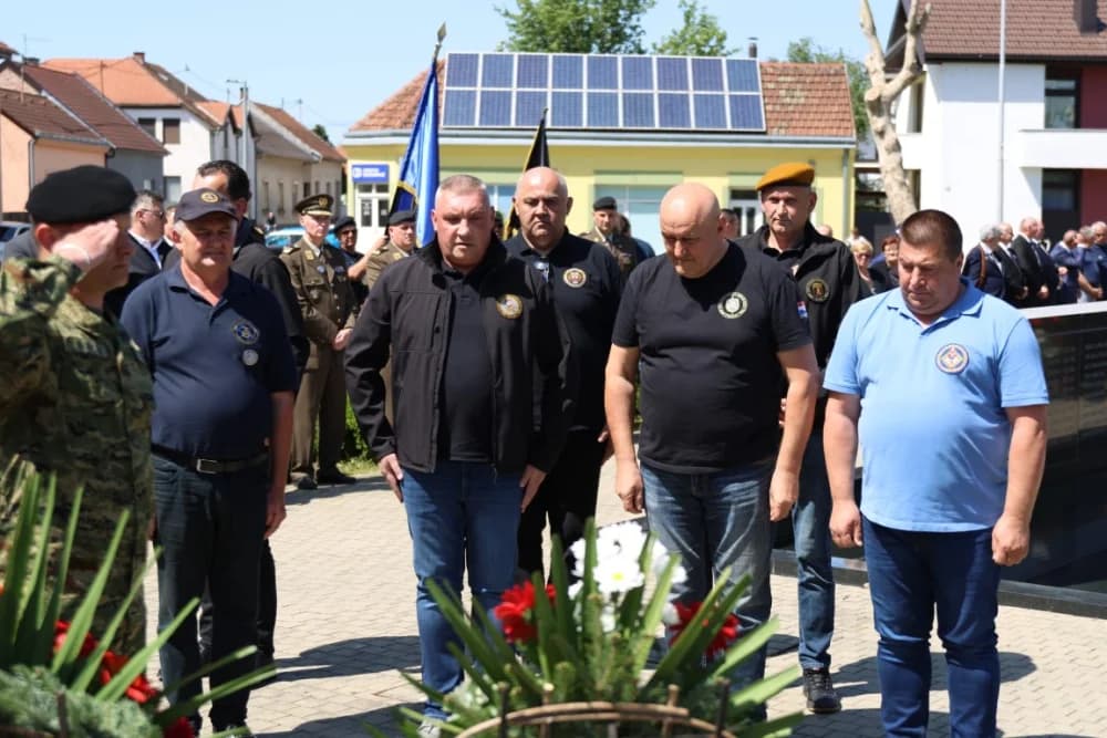 (VELIKA FOTOGALERIJA) 33. obljetnica obilježavanja osnutka 3. gardijske brigade “Kune” u Novoj Gradiški