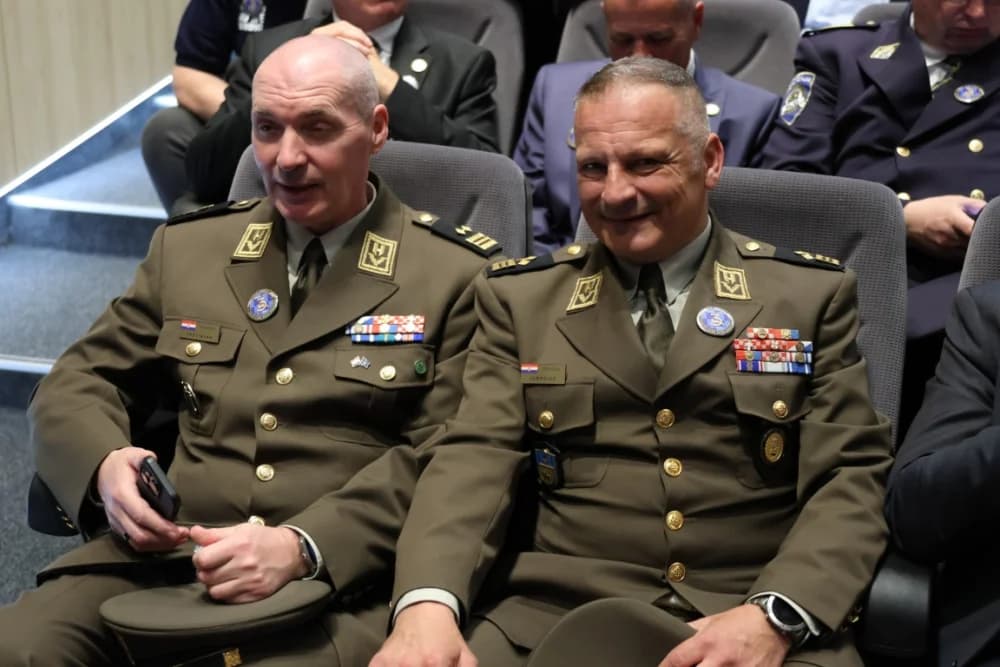 (VELIKA FOTOGALERIJA) 33. obljetnica obilježavanja osnutka 3. gardijske brigade “Kune” u Novoj Gradiški