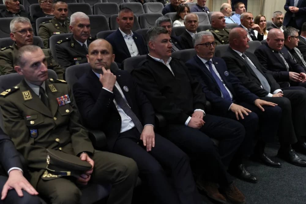 (VELIKA FOTOGALERIJA) 33. obljetnica obilježavanja osnutka 3. gardijske brigade “Kune” u Novoj Gradiški