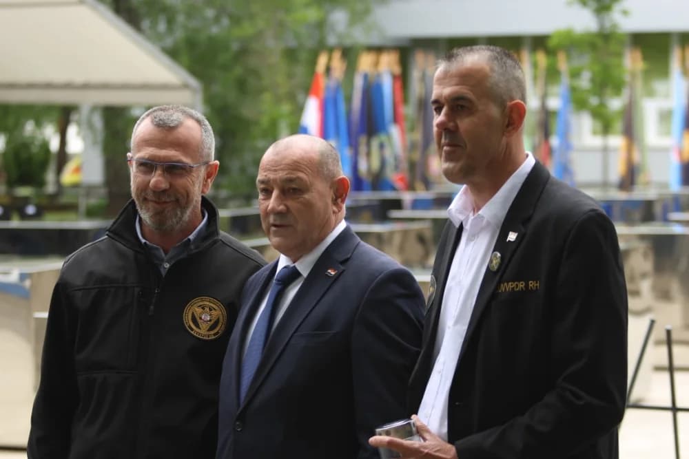 (VELIKA FOTOGALERIJA I VIDEO) Održana svečanost obilježavanja 29. obljetnice vojno-redarstvene operacije Bljesak u Okučanima