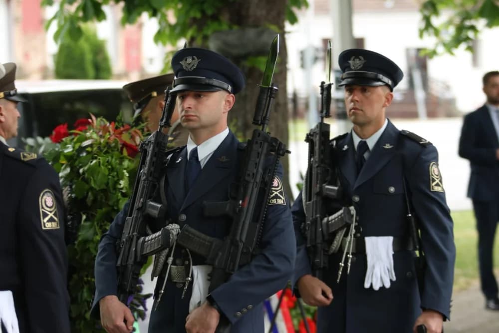 (VELIKA FOTOGALERIJA I VIDEO) Održana svečanost obilježavanja 29. obljetnice vojno-redarstvene operacije Bljesak u Okučanima